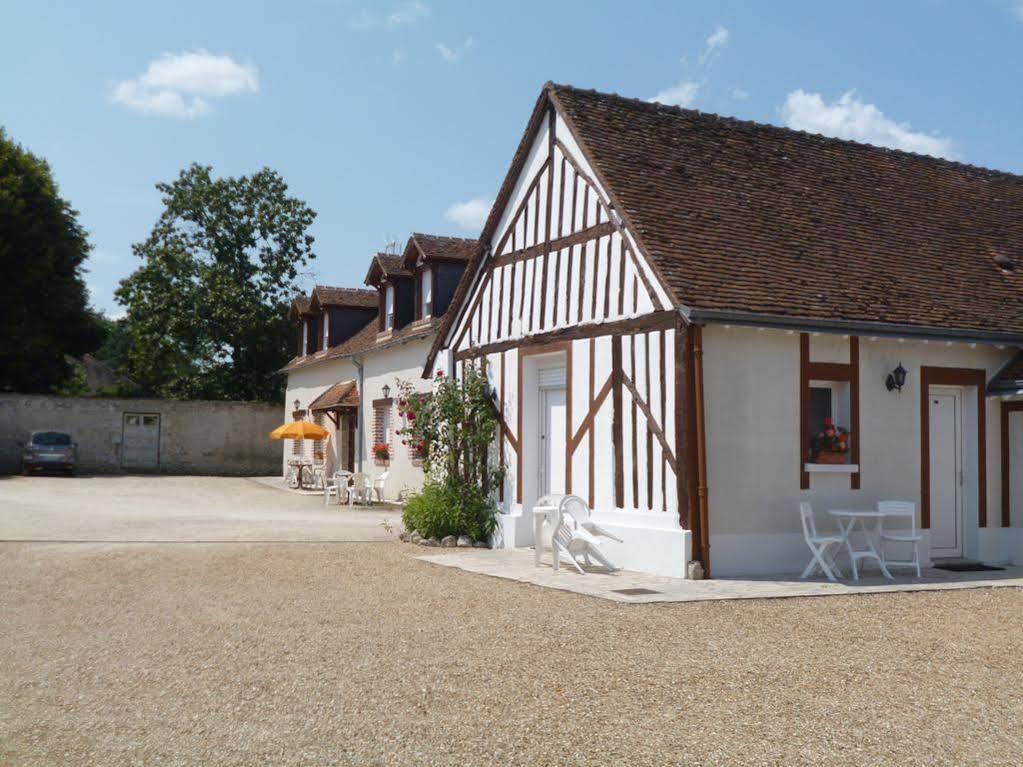 Logis Hôtel du Cygne Bracieux Exterior foto